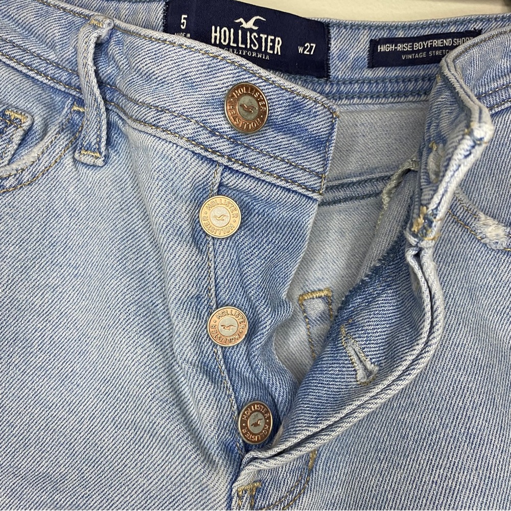 HOLLISTER High Rise Boyfriend Short - Picture 3 of 9